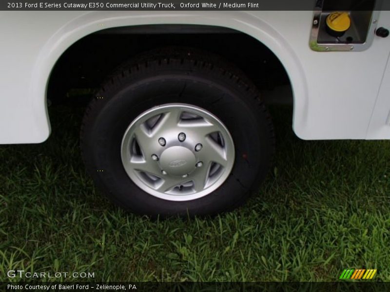 Oxford White / Medium Flint 2013 Ford E Series Cutaway E350 Commercial Utility Truck