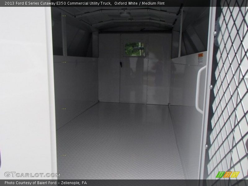 Oxford White / Medium Flint 2013 Ford E Series Cutaway E350 Commercial Utility Truck