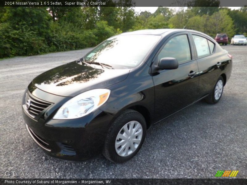 Front 3/4 View of 2014 Versa 1.6 S Sedan