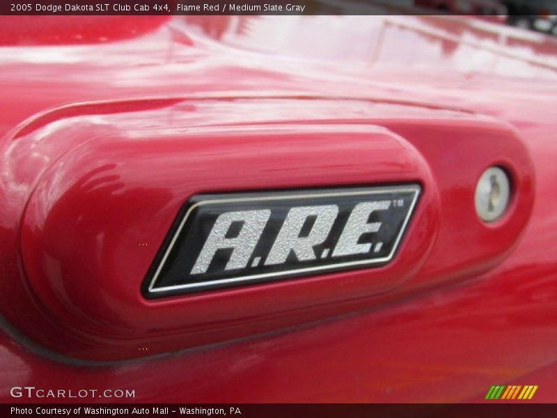 Flame Red / Medium Slate Gray 2005 Dodge Dakota SLT Club Cab 4x4