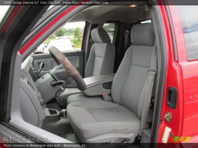 Front Seat of 2005 Dakota SLT Club Cab 4x4