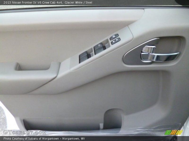 Glacier White / Steel 2013 Nissan Frontier SV V6 Crew Cab 4x4