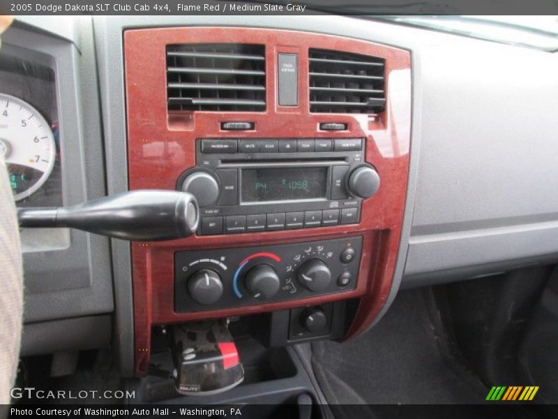 Flame Red / Medium Slate Gray 2005 Dodge Dakota SLT Club Cab 4x4