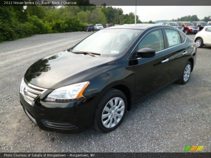 Front 3/4 View of 2013 Sentra SV