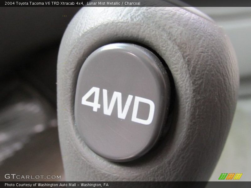 Lunar Mist Metallic / Charcoal 2004 Toyota Tacoma V6 TRD Xtracab 4x4