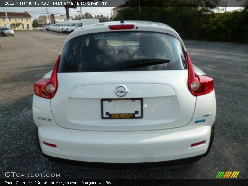 Pearl White / Black/Silver Trim 2013 Nissan Juke S AWD