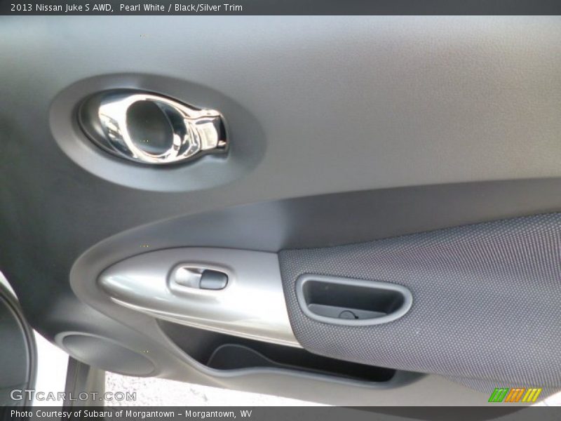 Pearl White / Black/Silver Trim 2013 Nissan Juke S AWD