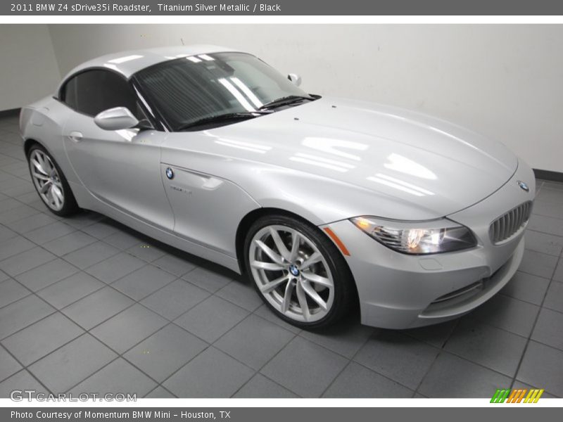 Front 3/4 View of 2011 Z4 sDrive35i Roadster