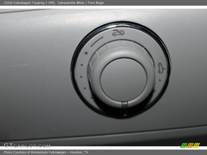 Campanella White / Pure Beige 2009 Volkswagen Touareg 2 VR6