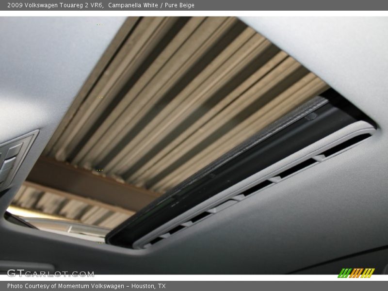 Campanella White / Pure Beige 2009 Volkswagen Touareg 2 VR6