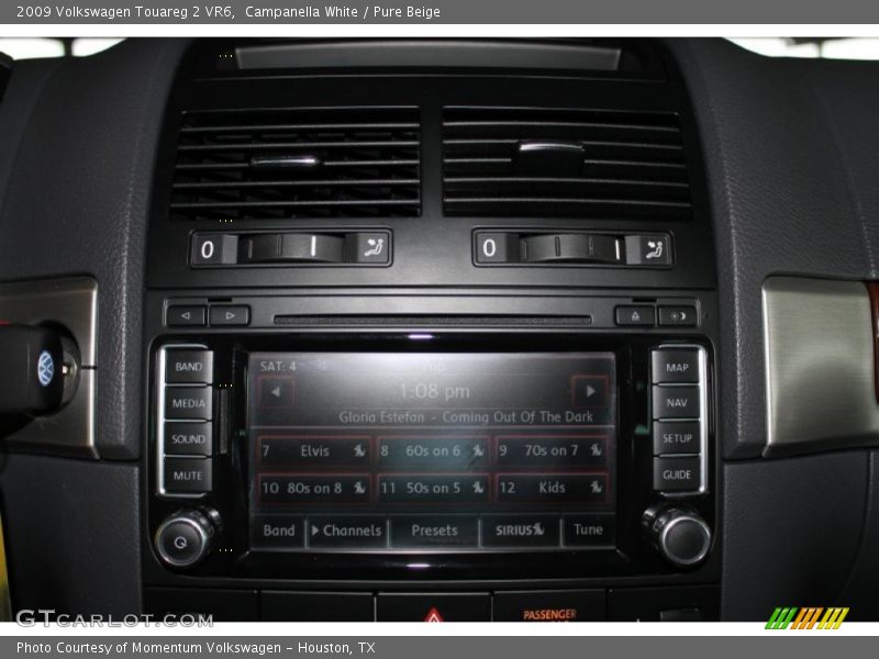 Campanella White / Pure Beige 2009 Volkswagen Touareg 2 VR6