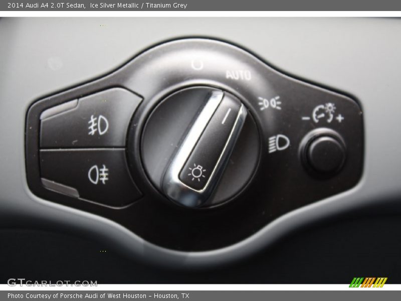 Controls of 2014 A4 2.0T Sedan