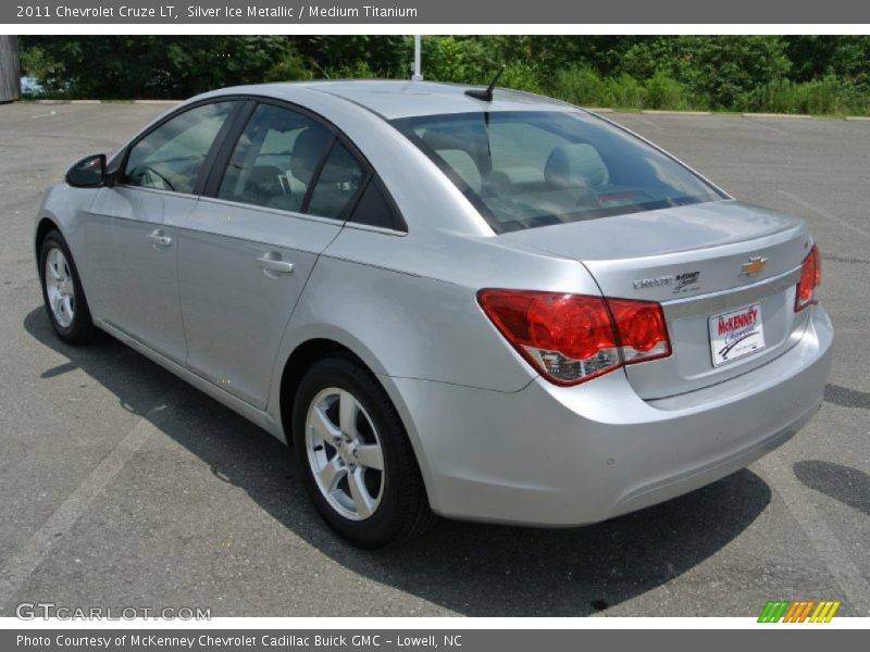 Silver Ice Metallic / Medium Titanium 2011 Chevrolet Cruze LT