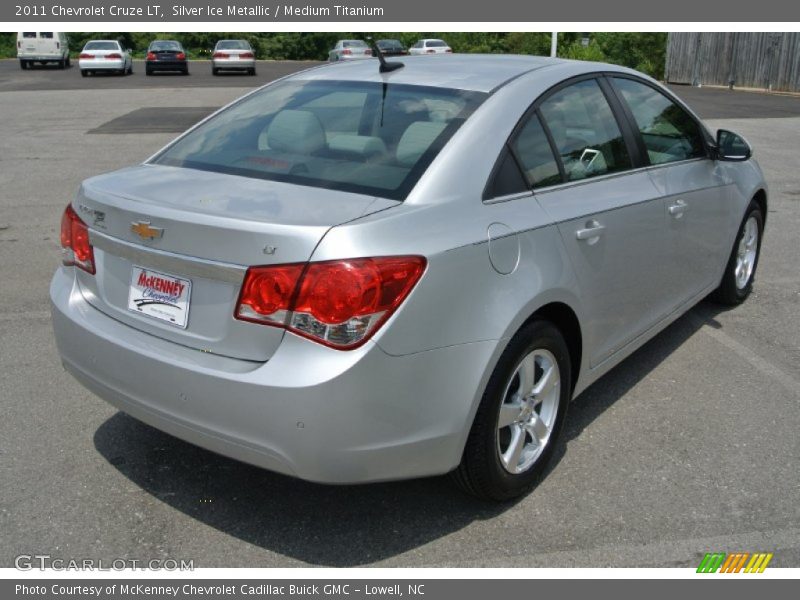 Silver Ice Metallic / Medium Titanium 2011 Chevrolet Cruze LT
