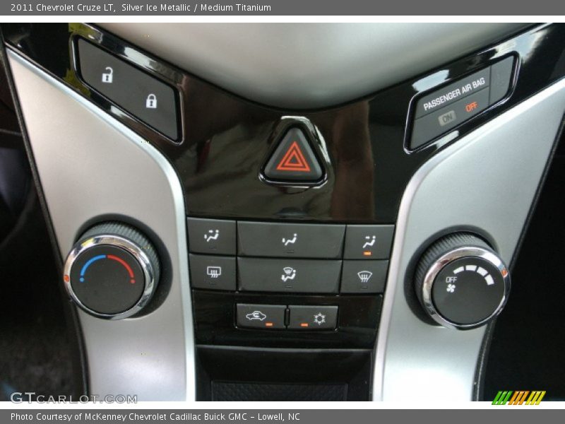 Silver Ice Metallic / Medium Titanium 2011 Chevrolet Cruze LT
