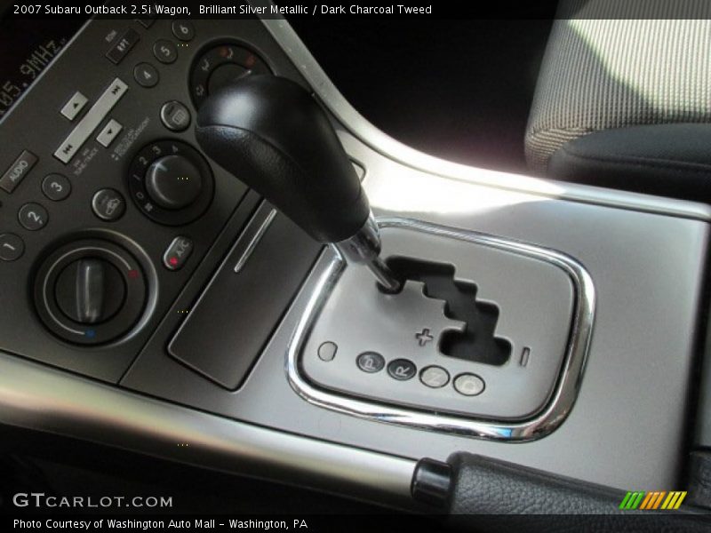 Brilliant Silver Metallic / Dark Charcoal Tweed 2007 Subaru Outback 2.5i Wagon