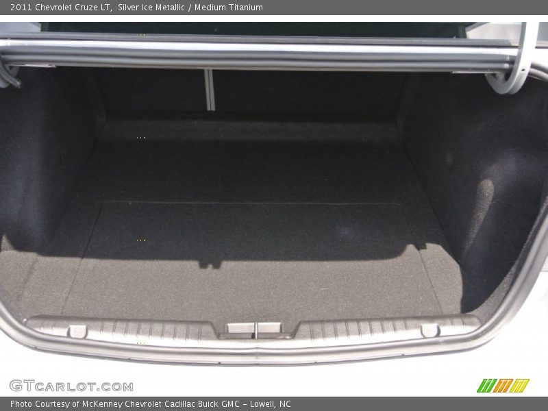 Silver Ice Metallic / Medium Titanium 2011 Chevrolet Cruze LT