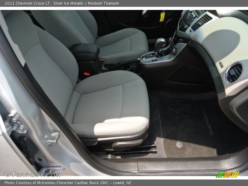 Silver Ice Metallic / Medium Titanium 2011 Chevrolet Cruze LT
