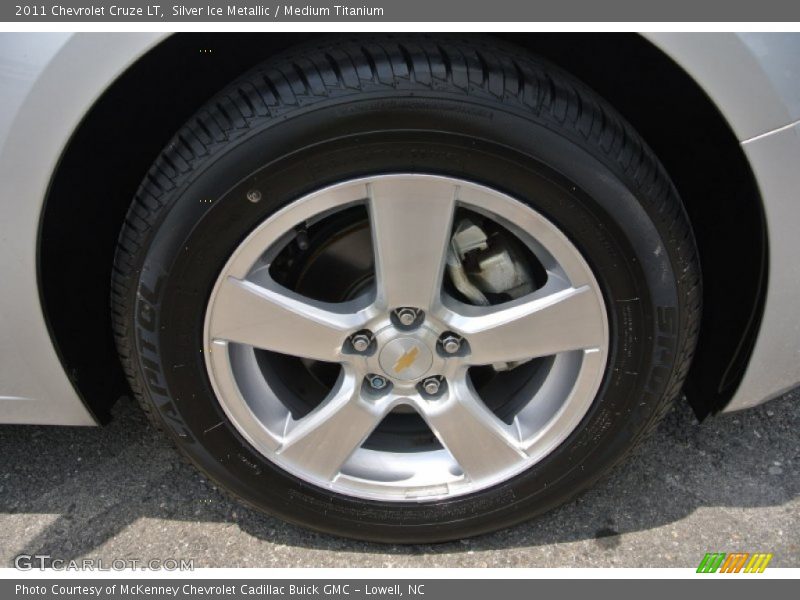 Silver Ice Metallic / Medium Titanium 2011 Chevrolet Cruze LT