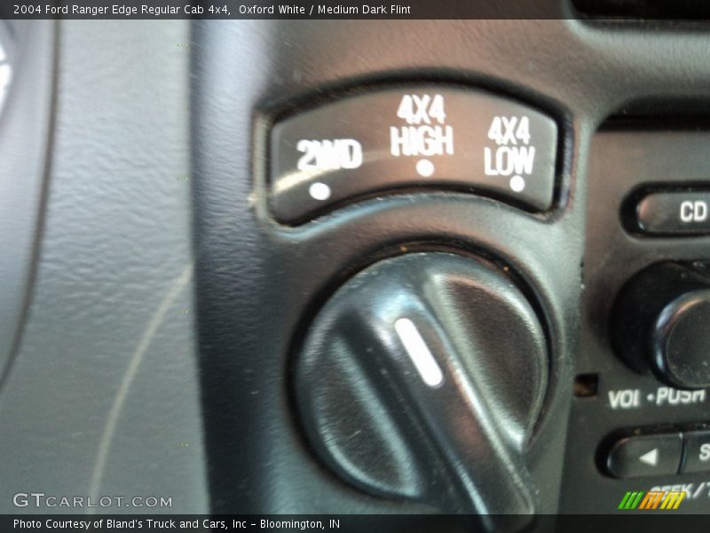 Oxford White / Medium Dark Flint 2004 Ford Ranger Edge Regular Cab 4x4