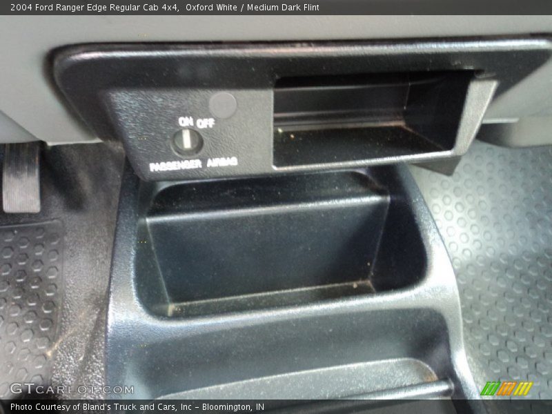 Oxford White / Medium Dark Flint 2004 Ford Ranger Edge Regular Cab 4x4