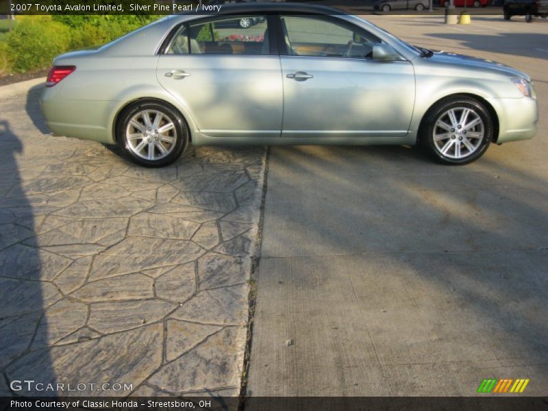 Silver Pine Pearl / Ivory 2007 Toyota Avalon Limited