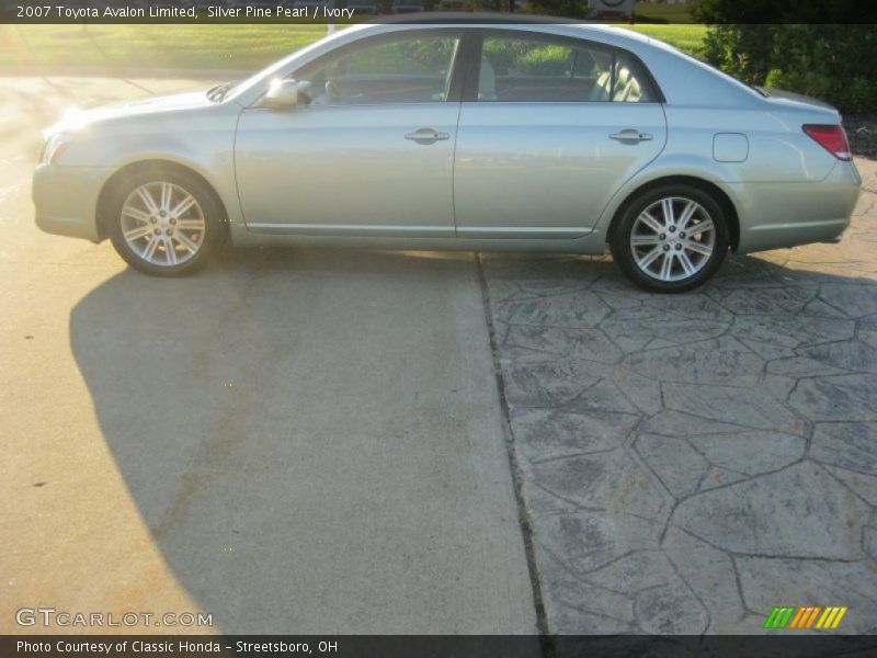 Silver Pine Pearl / Ivory 2007 Toyota Avalon Limited