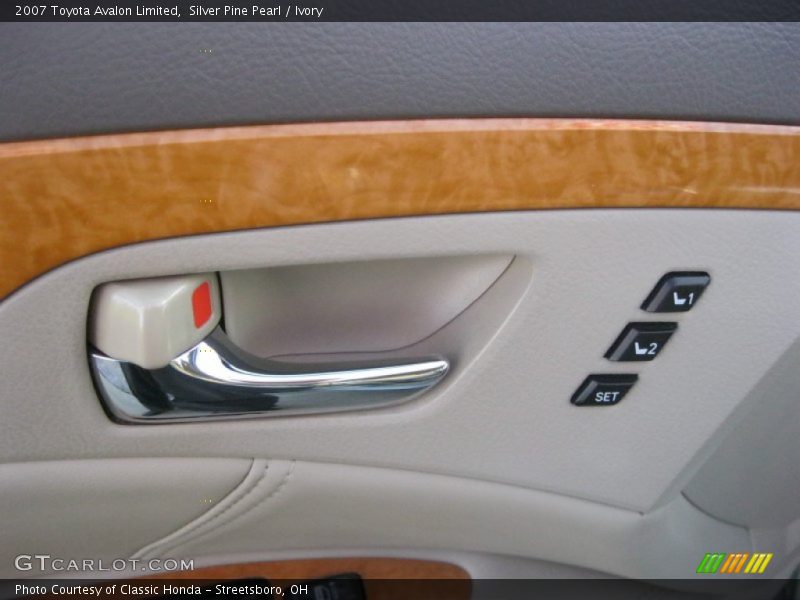Silver Pine Pearl / Ivory 2007 Toyota Avalon Limited