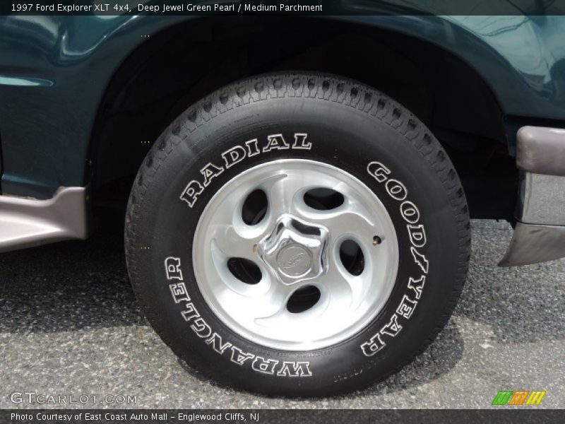 Deep Jewel Green Pearl / Medium Parchment 1997 Ford Explorer XLT 4x4