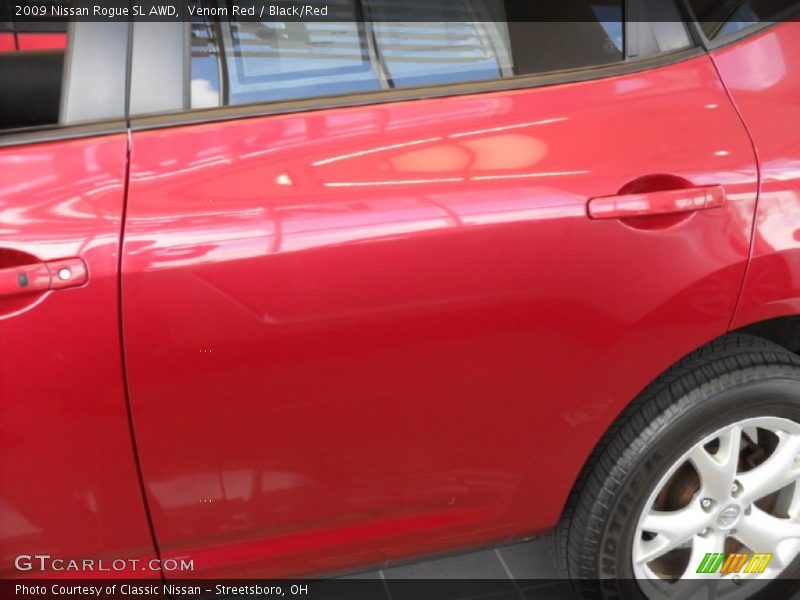 Venom Red / Black/Red 2009 Nissan Rogue SL AWD