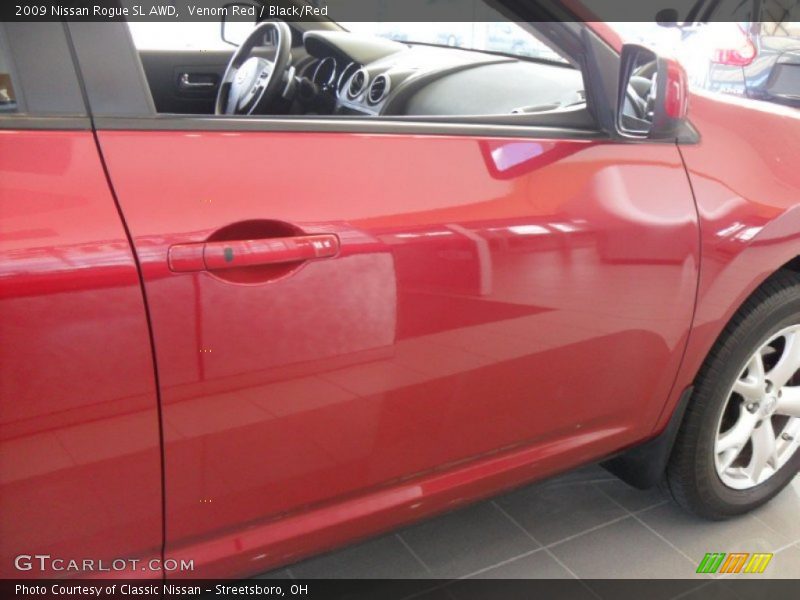 Venom Red / Black/Red 2009 Nissan Rogue SL AWD