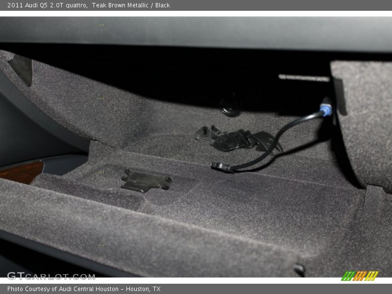 Teak Brown Metallic / Black 2011 Audi Q5 2.0T quattro