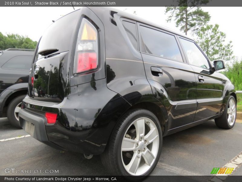 Shadow Black / Sand/Black Houndstooth Cloth 2010 Kia Soul !