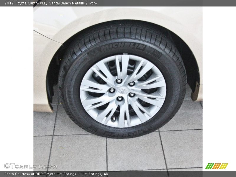 Sandy Beach Metallic / Ivory 2012 Toyota Camry XLE