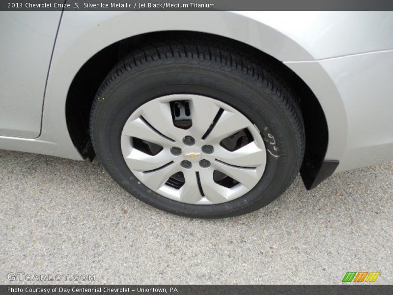 Silver Ice Metallic / Jet Black/Medium Titanium 2013 Chevrolet Cruze LS