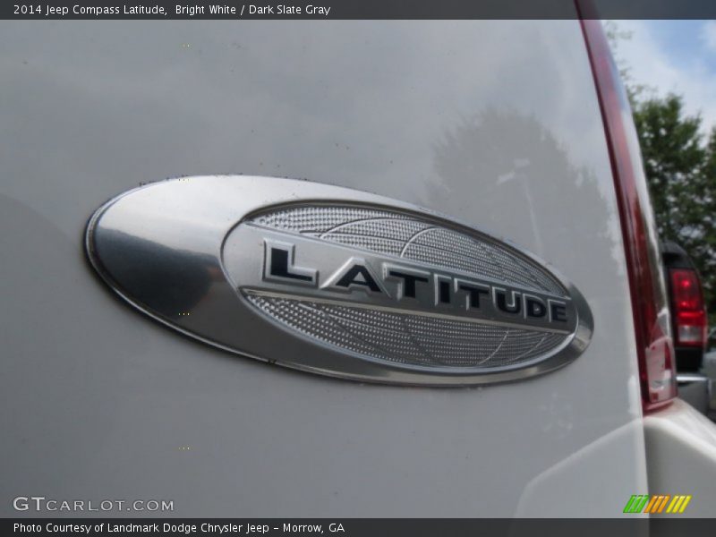 Bright White / Dark Slate Gray 2014 Jeep Compass Latitude