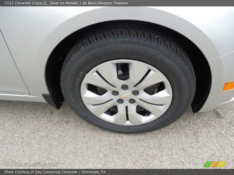 Silver Ice Metallic / Jet Black/Medium Titanium 2013 Chevrolet Cruze LS