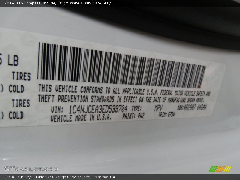 Bright White / Dark Slate Gray 2014 Jeep Compass Latitude