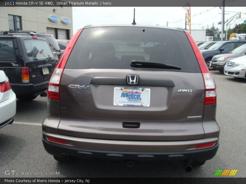 Urban Titanium Metallic / Ivory 2011 Honda CR-V SE 4WD