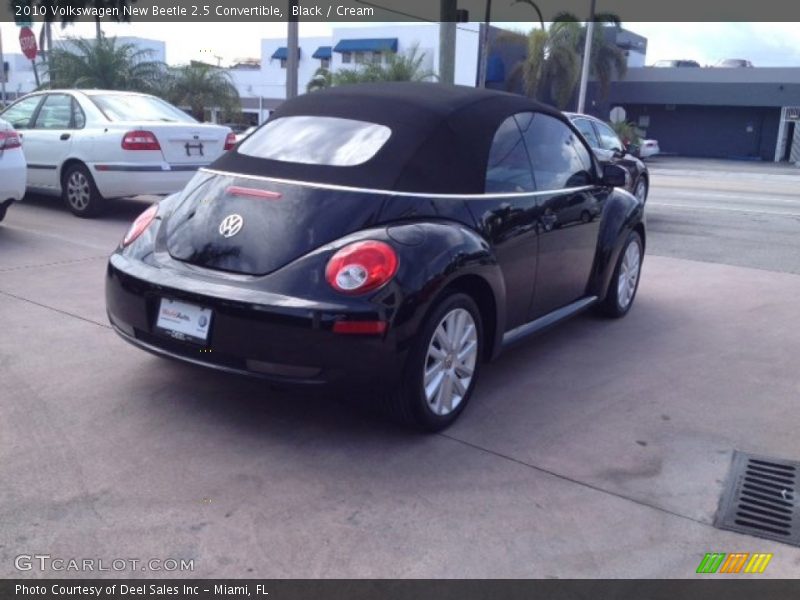 Black / Cream 2010 Volkswagen New Beetle 2.5 Convertible