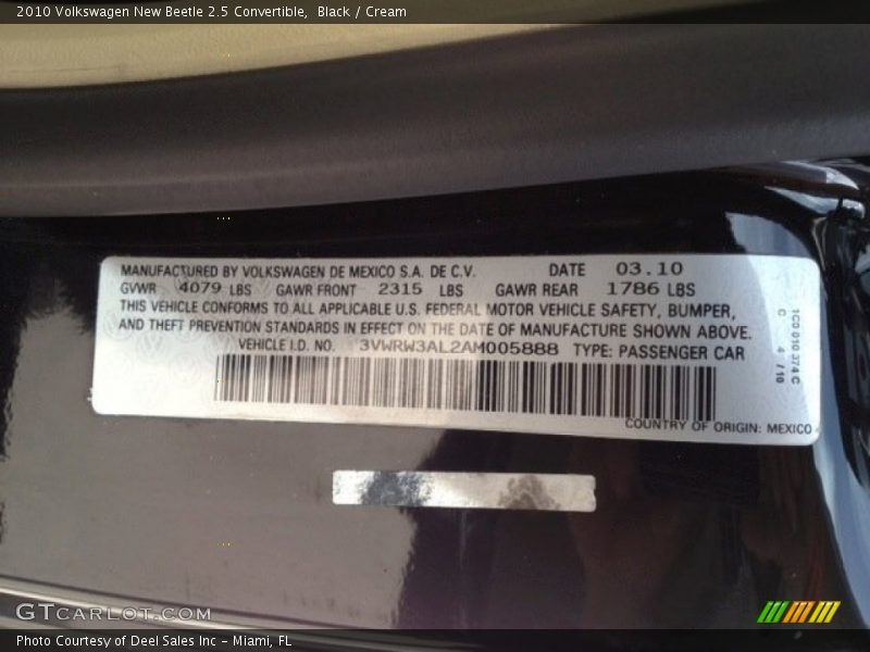 Black / Cream 2010 Volkswagen New Beetle 2.5 Convertible