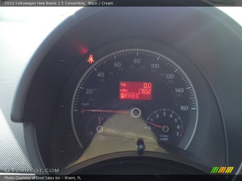 Black / Cream 2010 Volkswagen New Beetle 2.5 Convertible