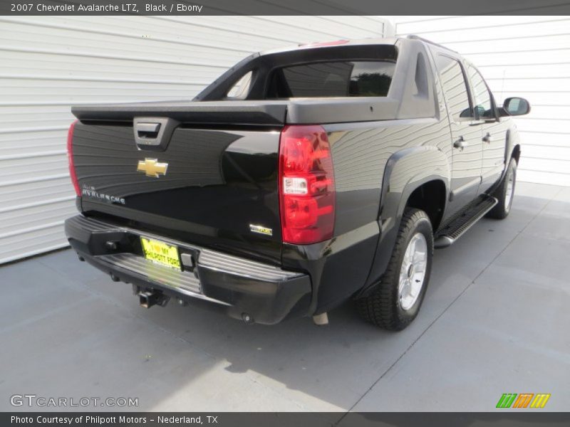 Black / Ebony 2007 Chevrolet Avalanche LTZ
