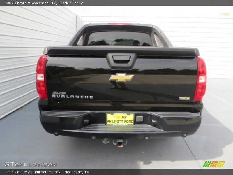 Black / Ebony 2007 Chevrolet Avalanche LTZ