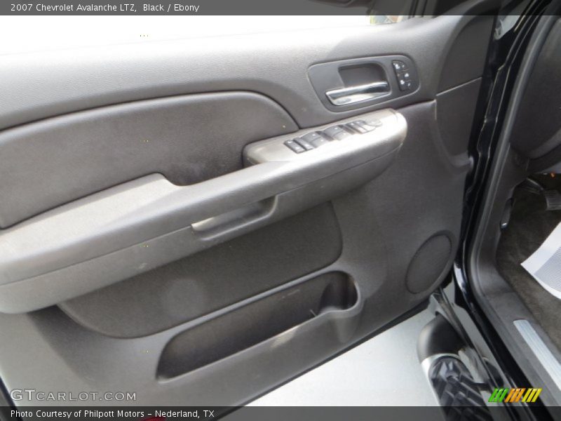 Black / Ebony 2007 Chevrolet Avalanche LTZ