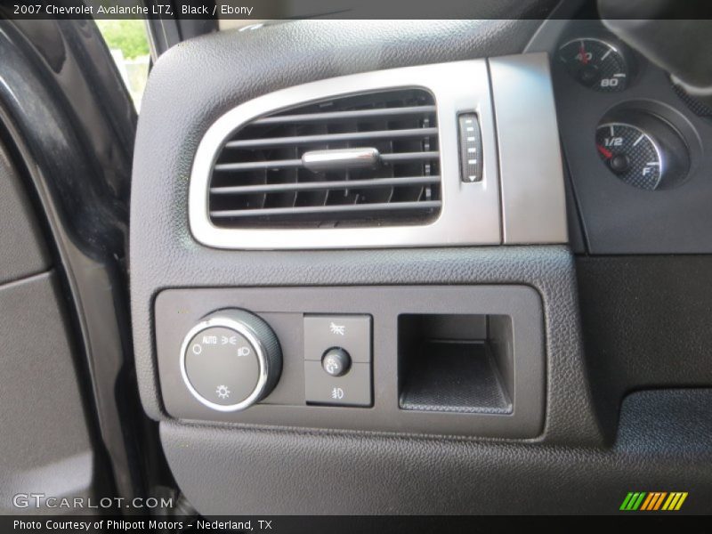 Black / Ebony 2007 Chevrolet Avalanche LTZ
