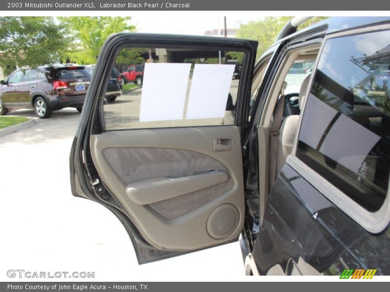 Labrador Black Pearl / Charcoal 2003 Mitsubishi Outlander XLS
