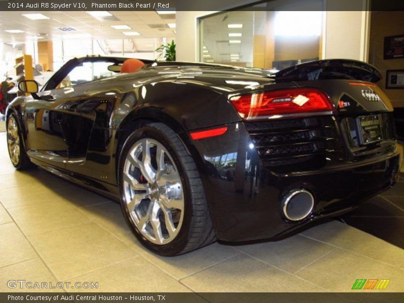 Phantom Black Pearl / Red 2014 Audi R8 Spyder V10