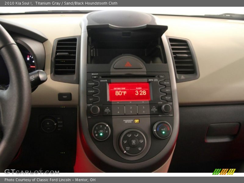 Titanium Gray / Sand/Black Houndstooth Cloth 2010 Kia Soul !