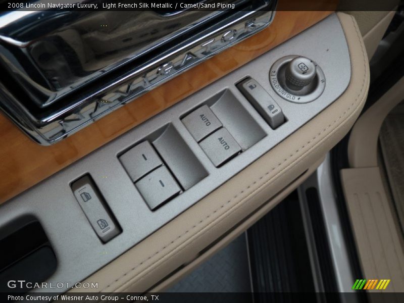 Controls of 2008 Navigator Luxury